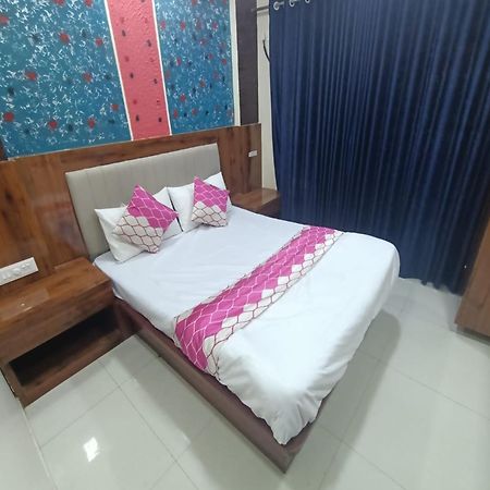 Hotel Om Sai Navi Mumbai Dış mekan fotoğraf