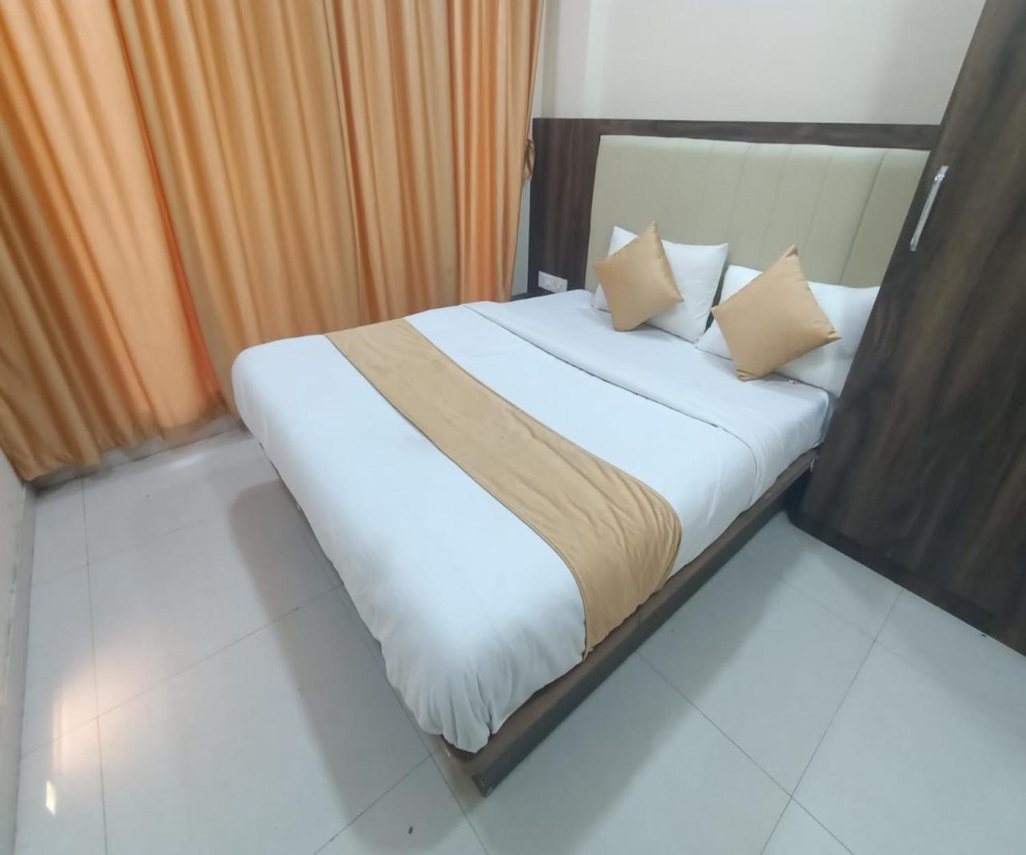 Hotel Om Sai Navi Mumbai Dış mekan fotoğraf