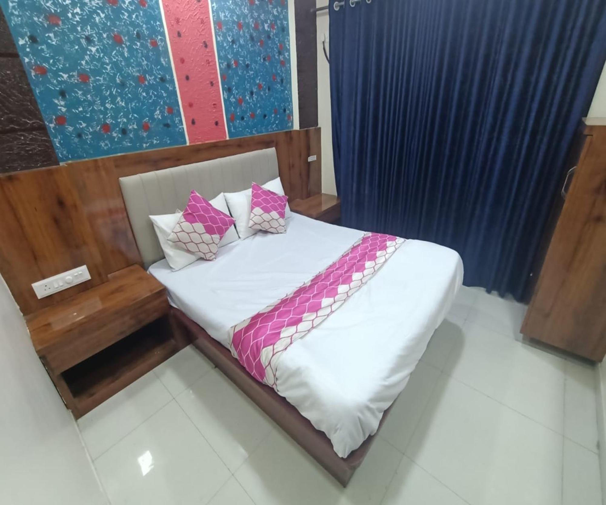 Hotel Om Sai Navi Mumbai Dış mekan fotoğraf
