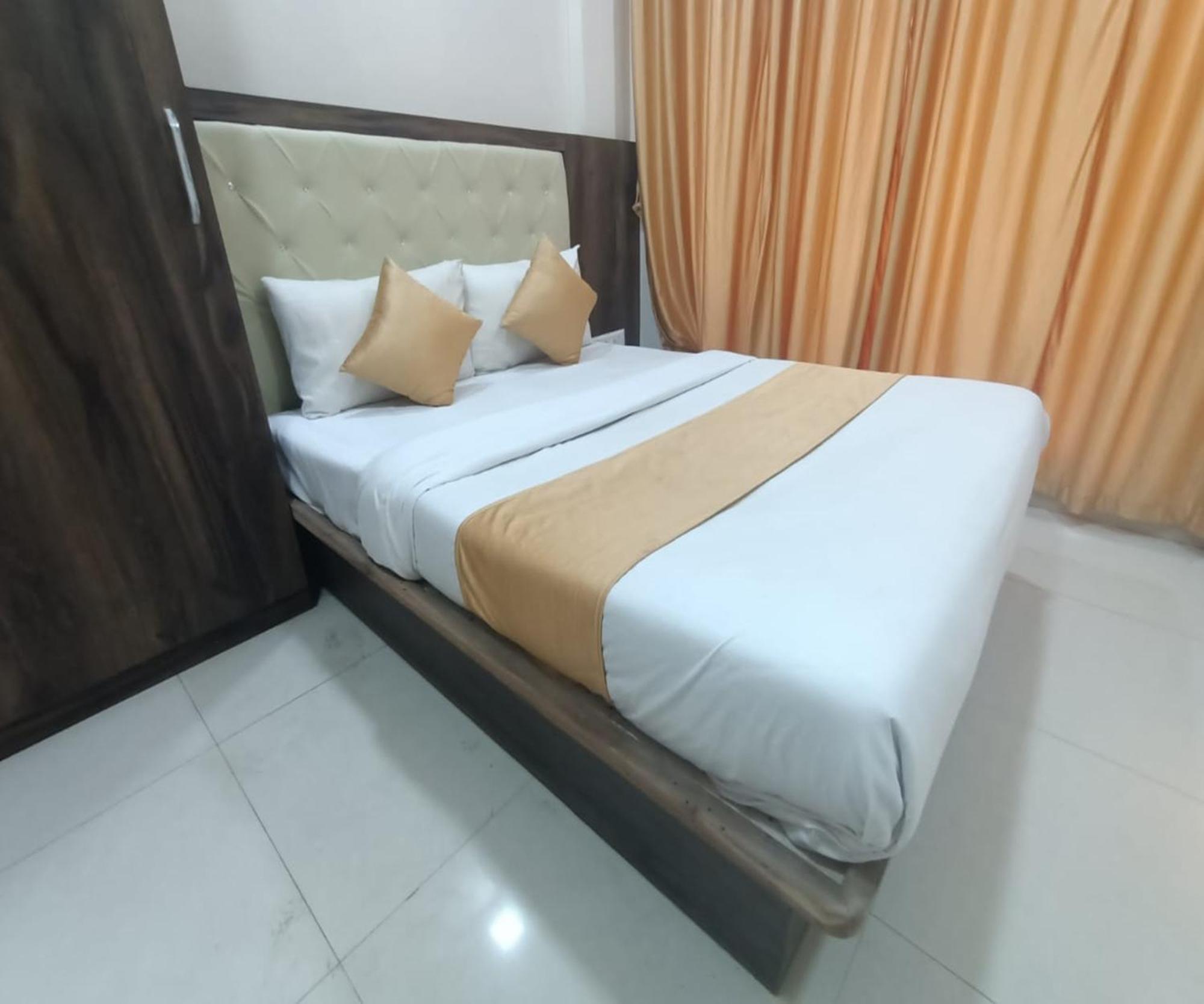 Hotel Om Sai Navi Mumbai Dış mekan fotoğraf