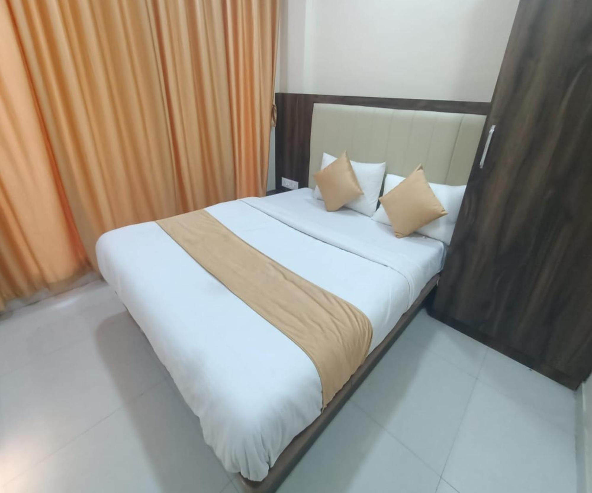 Hotel Om Sai Navi Mumbai Dış mekan fotoğraf
