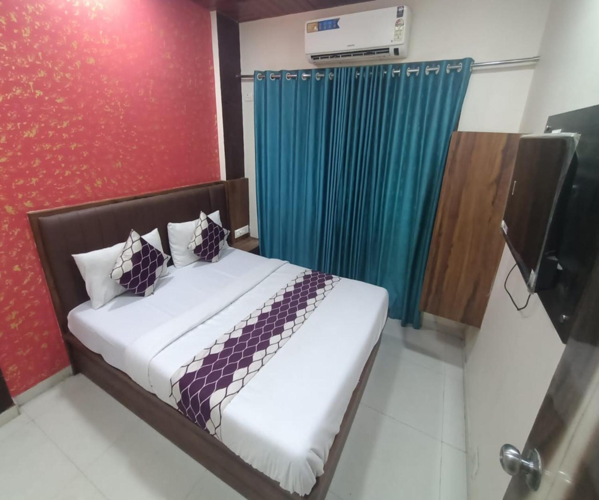 Hotel Om Sai Navi Mumbai Dış mekan fotoğraf